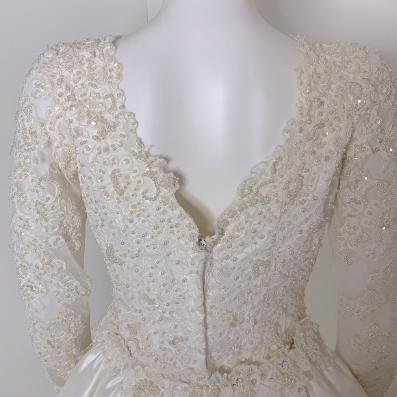 Mori Lee Vintage 80s 90s Beaded Sequins White and Ivory Wedding Dress Size 8 - Picture 7 of 16